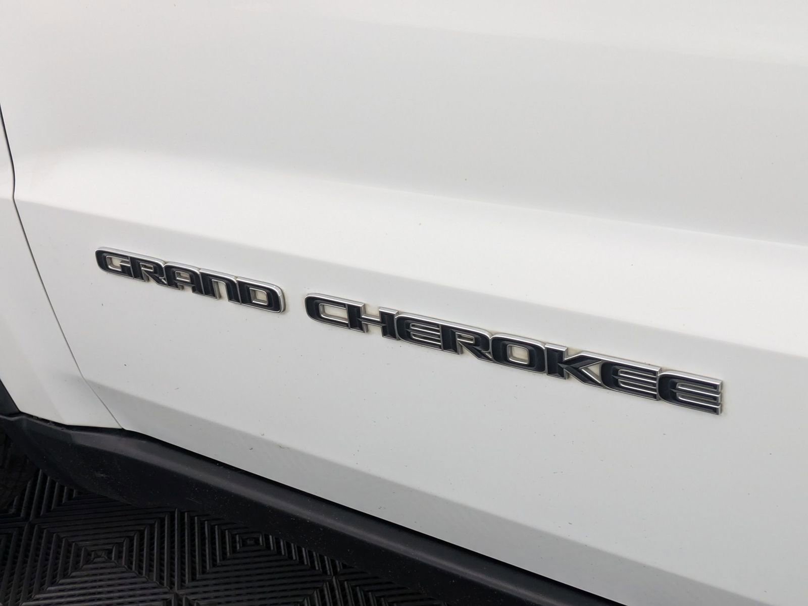 Thumbnail: 2019 Jeep Grand Cherokee - 10