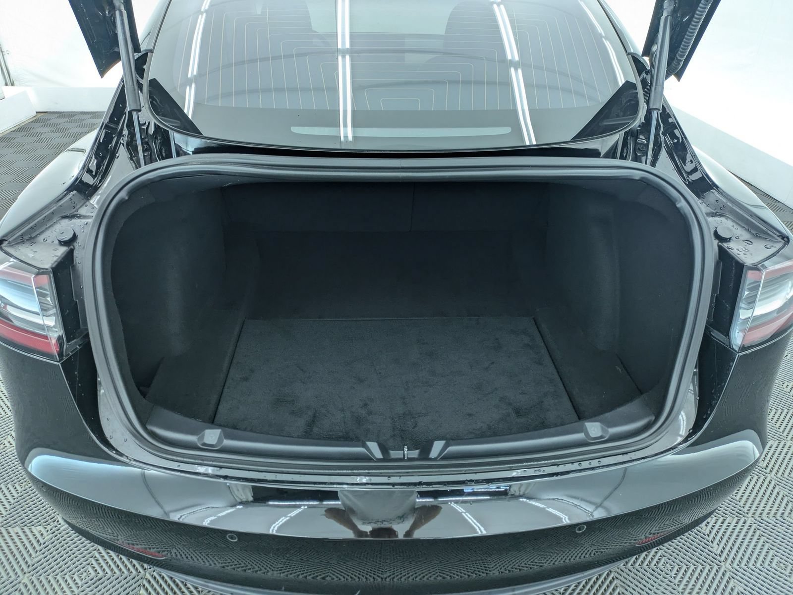 Thumbnail: 2019 Tesla Model 3 - 29