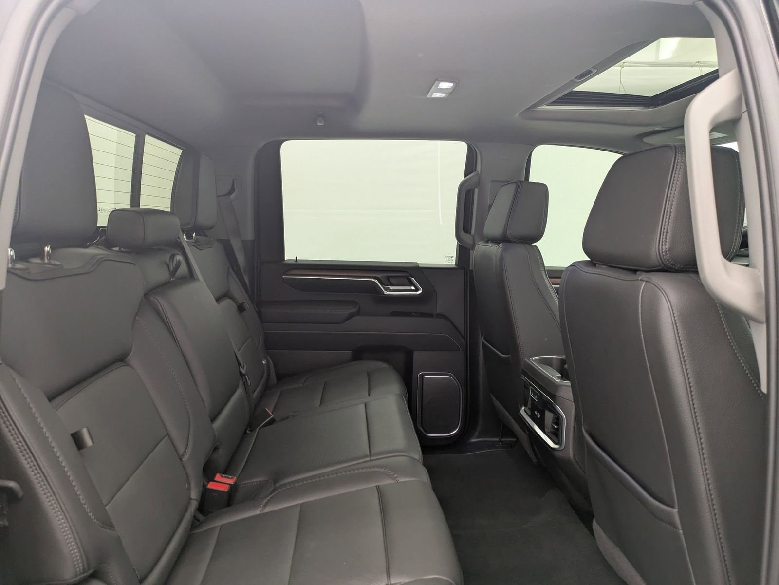 Thumbnail: 2025 GMC Sierra 2500 - 22