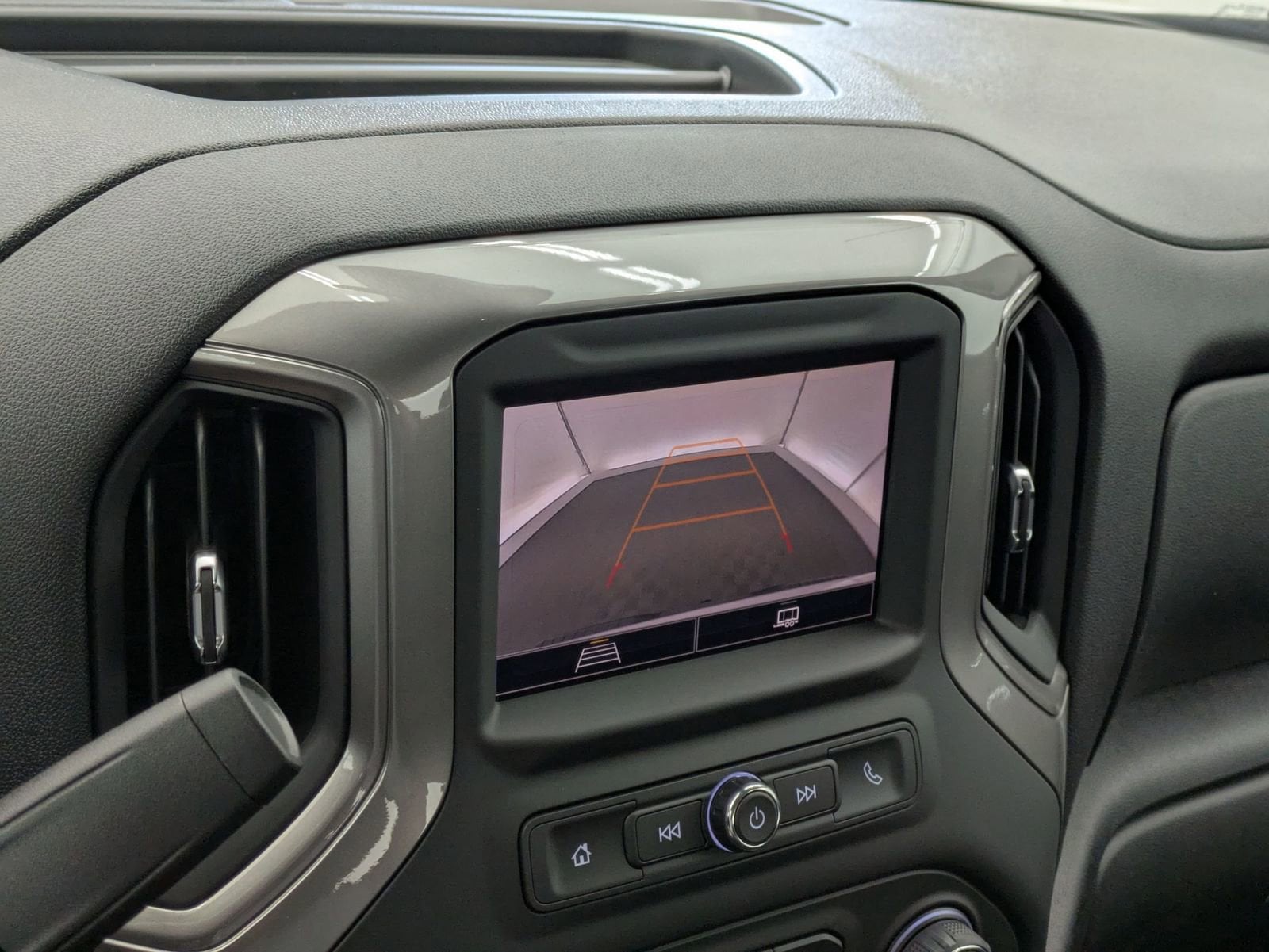 Thumbnail: 2026 Chevrolet Silverado 1500 - 27