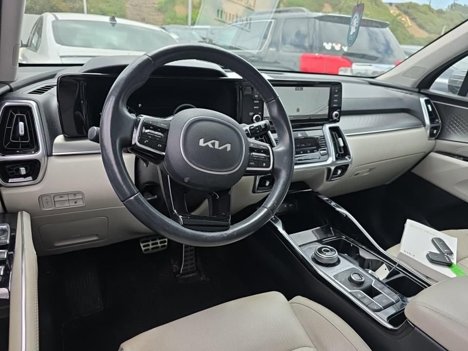 Thumbnail: 2023 Kia Sorento - 5