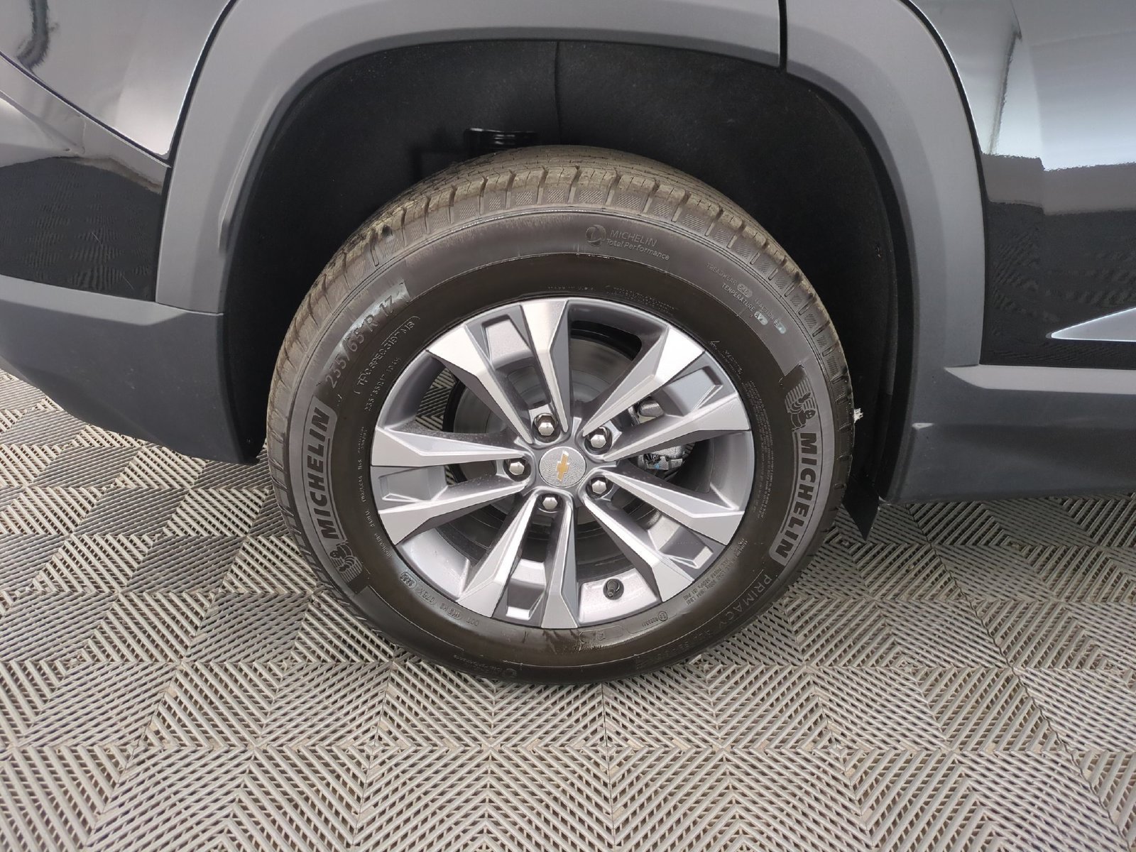 2027 Chevrolet Equinox LT - Photo 12