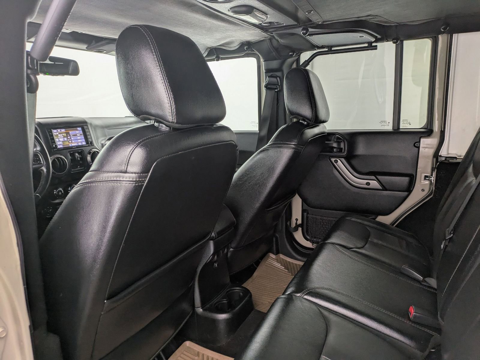 Thumbnail: 2018 Jeep Wrangler - 17