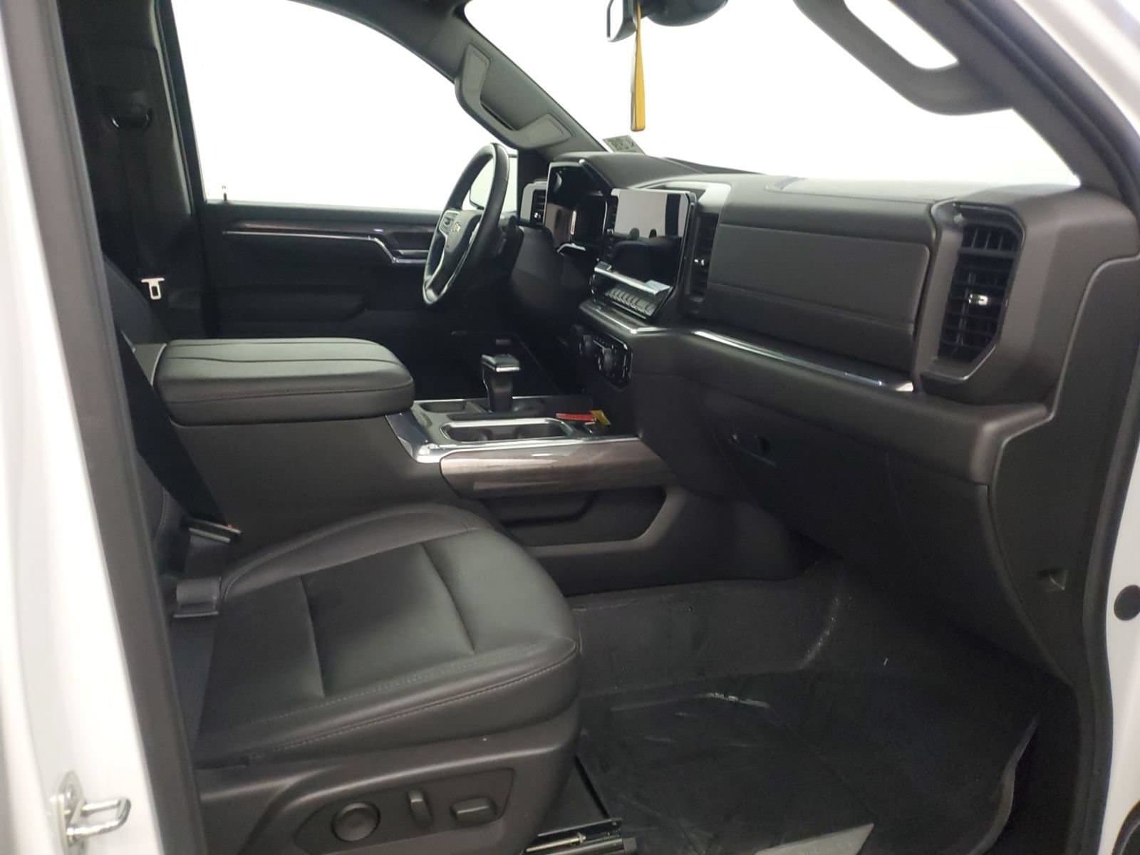 Thumbnail: 2024 Chevrolet Silverado 1500 - 6