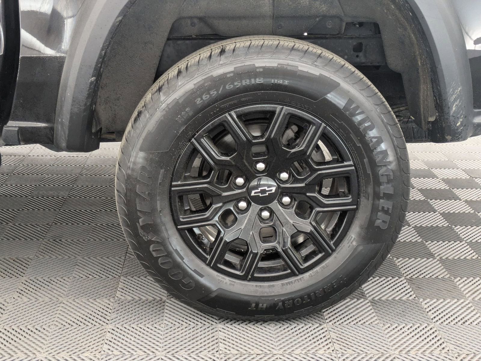 Thumbnail: 2023 Chevrolet Colorado - 14
