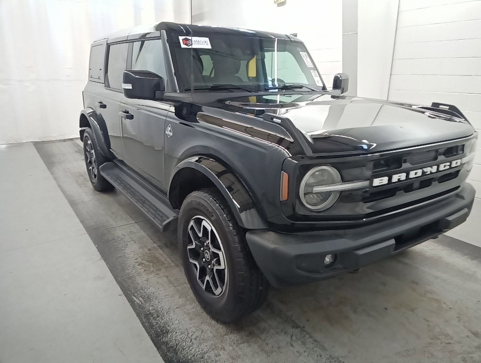 2025 Ford Bronco Outer Banks 4WD 4-door's photo