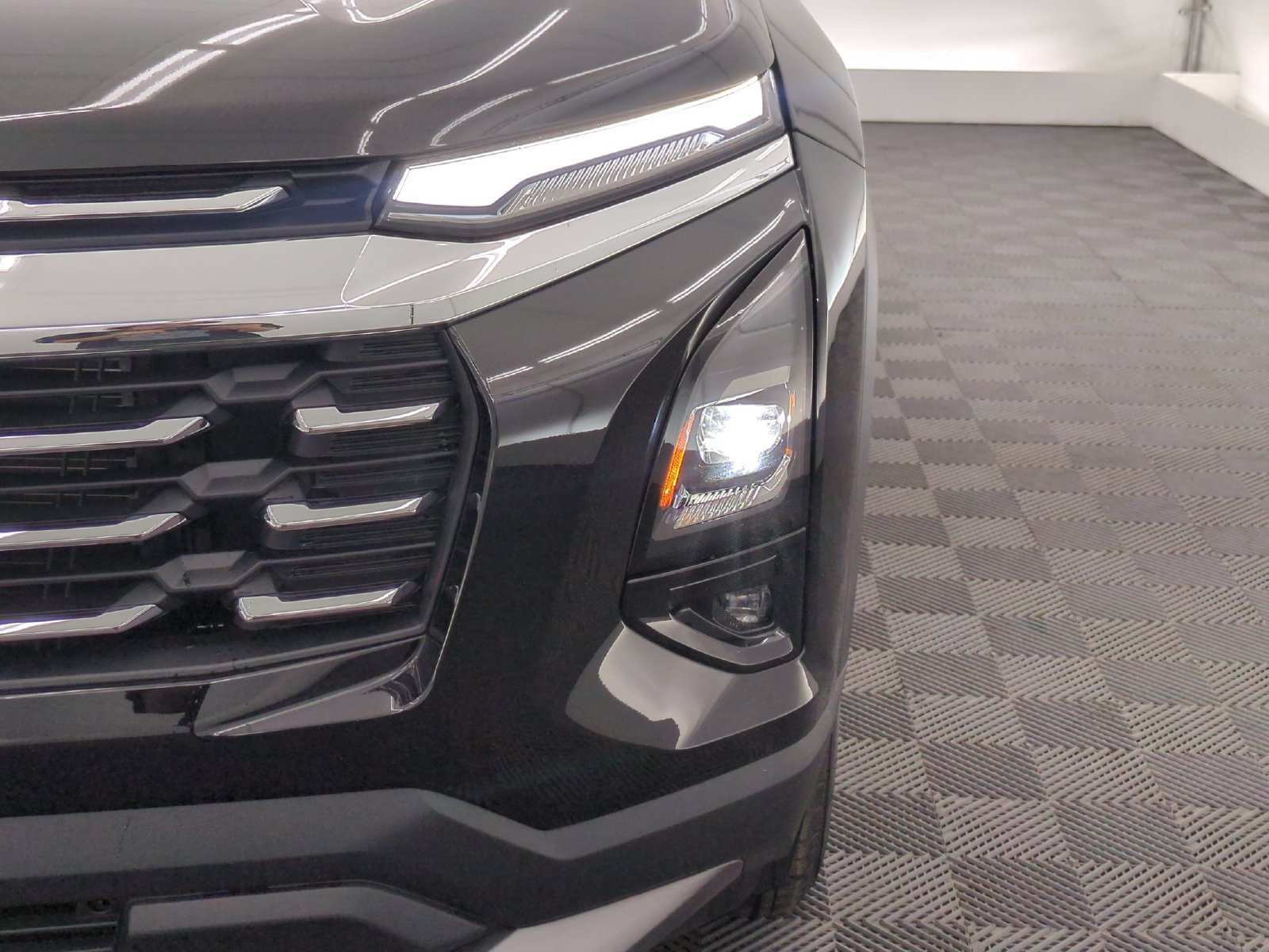 2027 Chevrolet Equinox LT - Photo 10