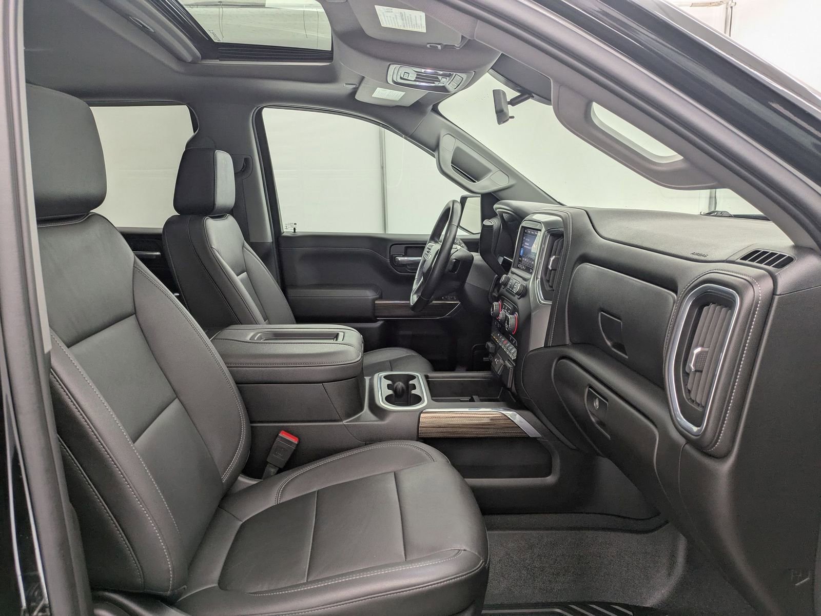 Thumbnail: 2021 Chevrolet Silverado 1500 - 25