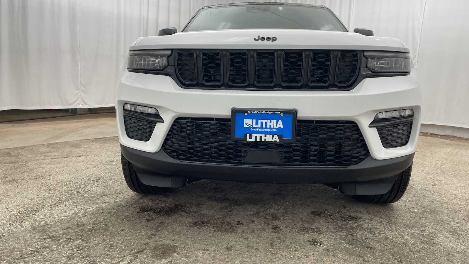 Thumbnail: 2025 Jeep Grand Cherokee - 40