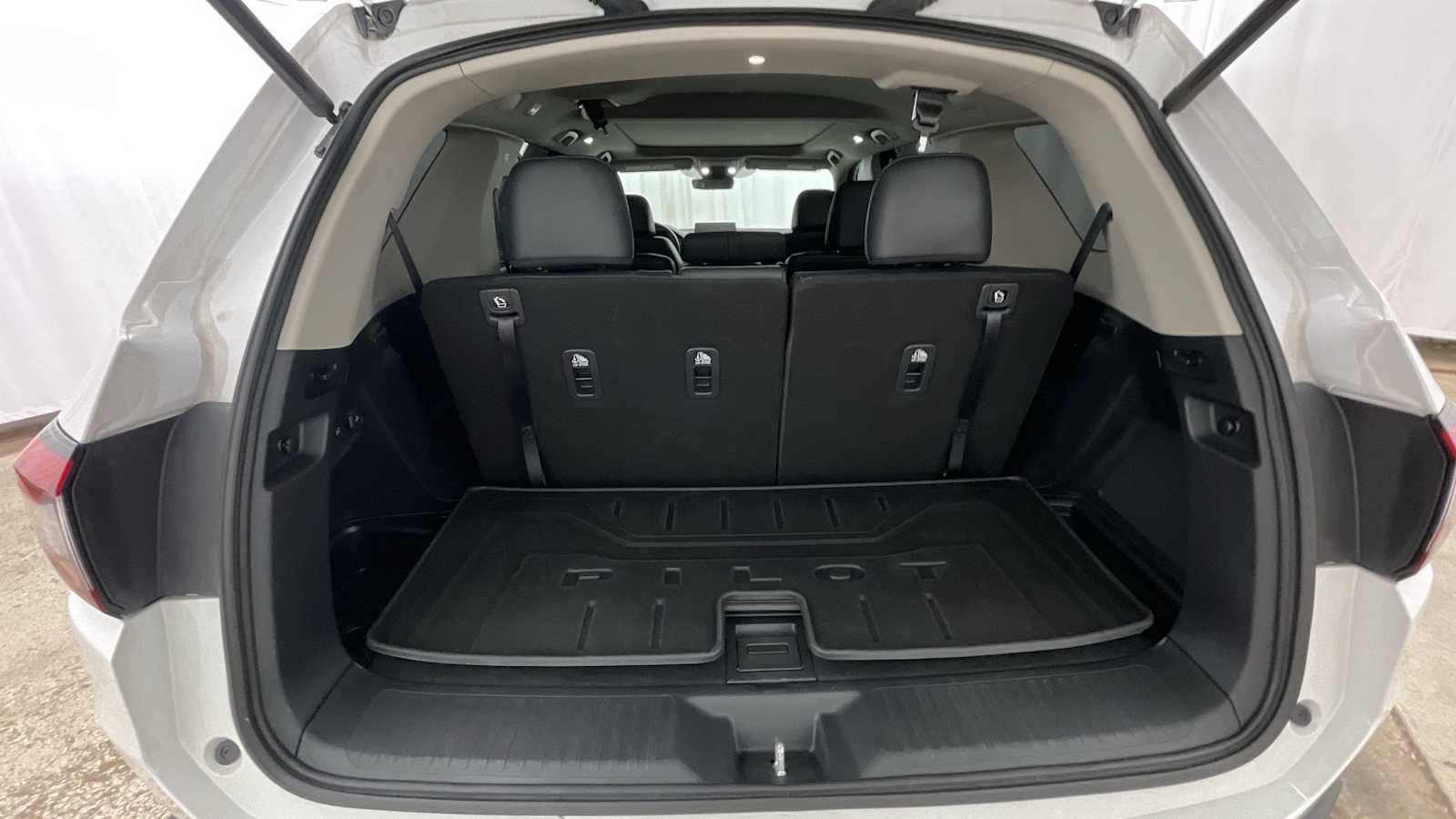 Thumbnail: 2024 Honda Pilot - 32