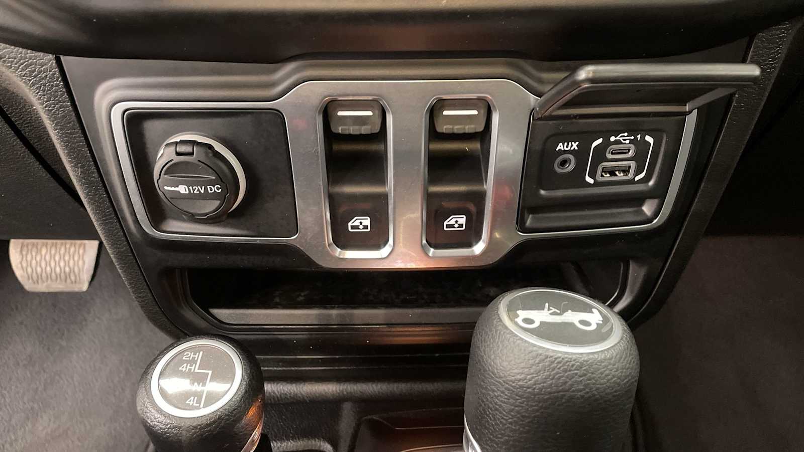 Thumbnail: 2020 Jeep Wrangler - 19