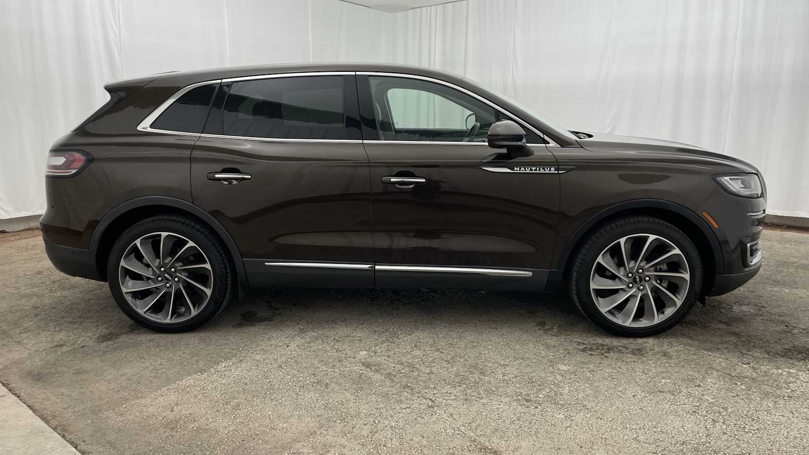 Thumbnail: 2019 Lincoln Nautilus - 38