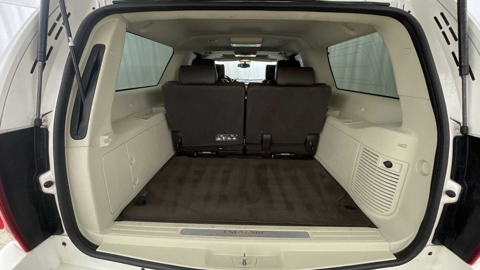 Thumbnail: 2013 Cadillac Escalade - 31