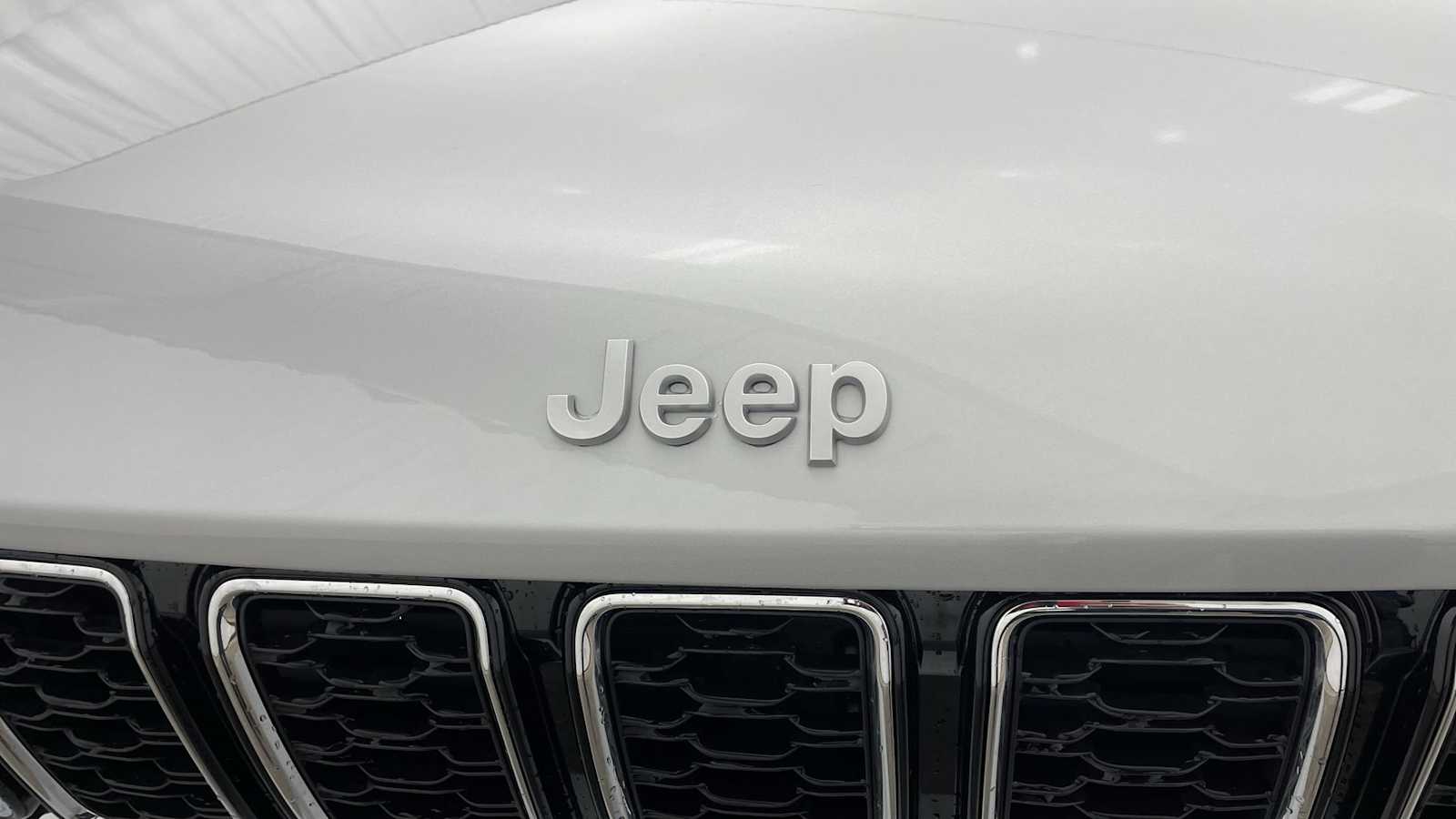 Thumbnail: 2025 Jeep Grand Cherokee - 42