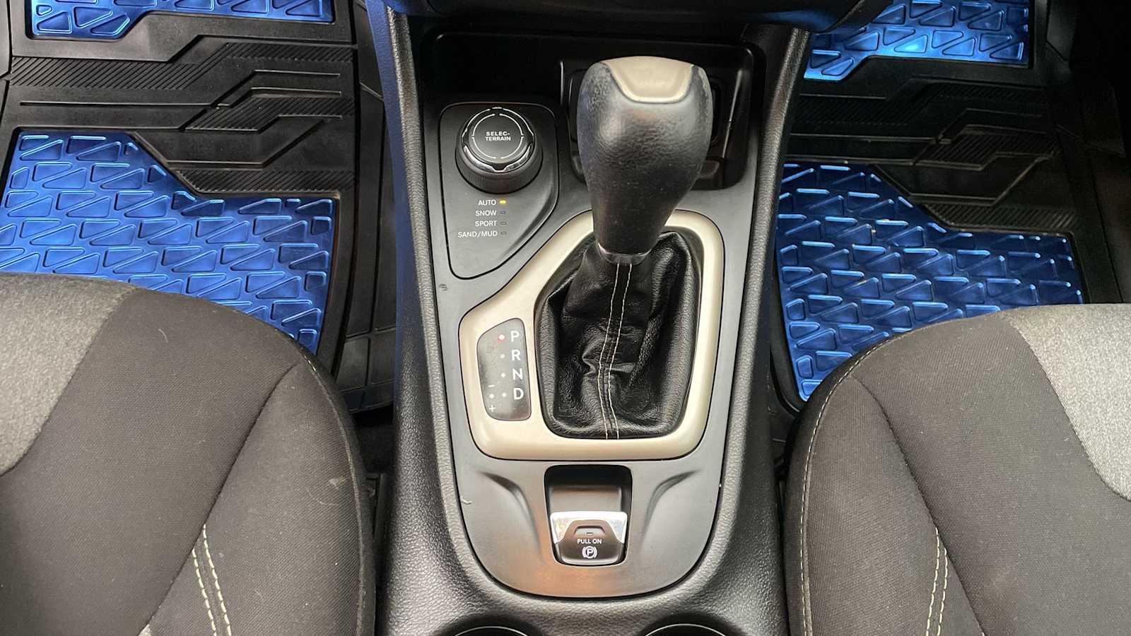 Thumbnail: 2018 Jeep Cherokee - 19