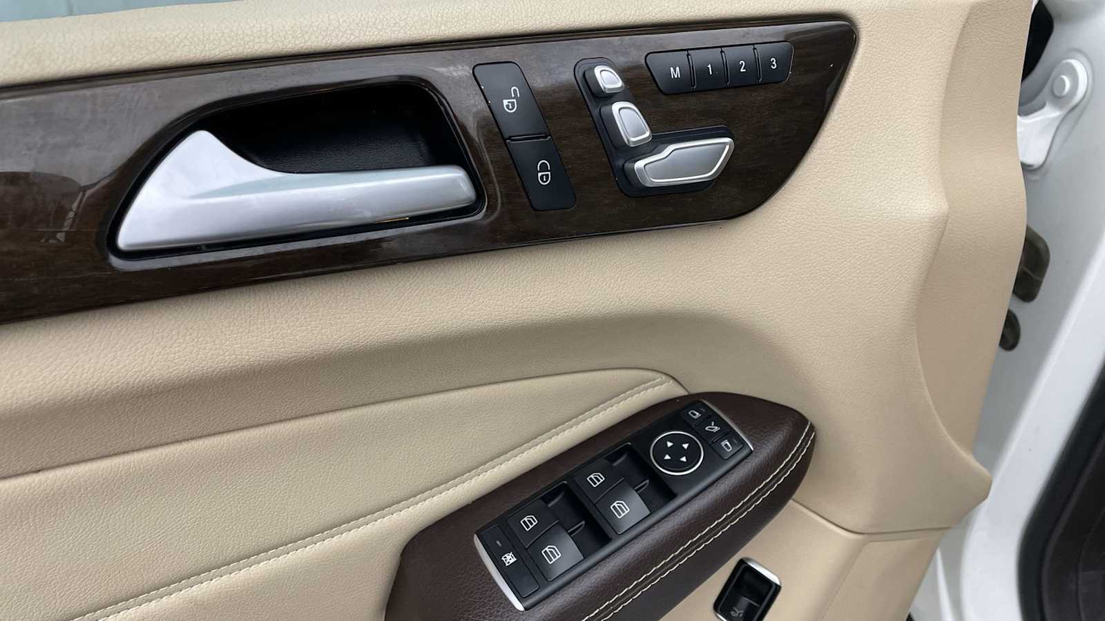 Thumbnail: 2017 Mercedes-Benz GLS - 7