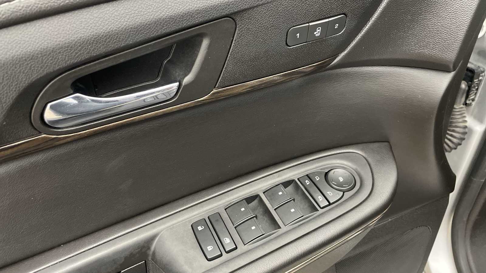 Thumbnail: 2015 GMC Acadia - 7