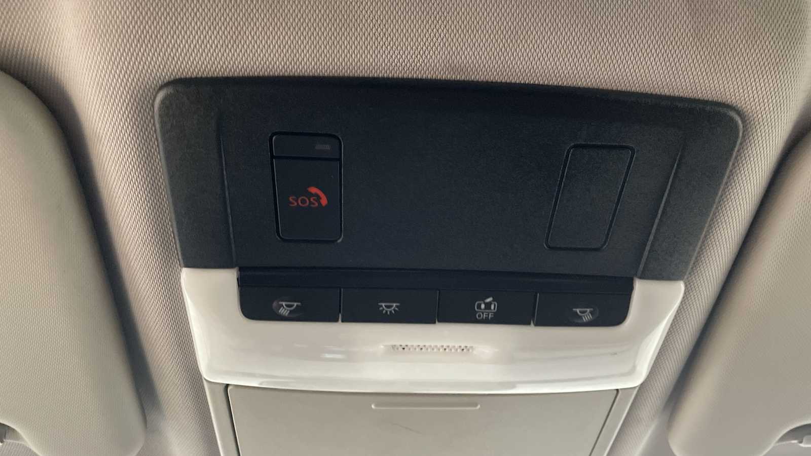 Thumbnail: 2023 Mitsubishi Outlander - 24