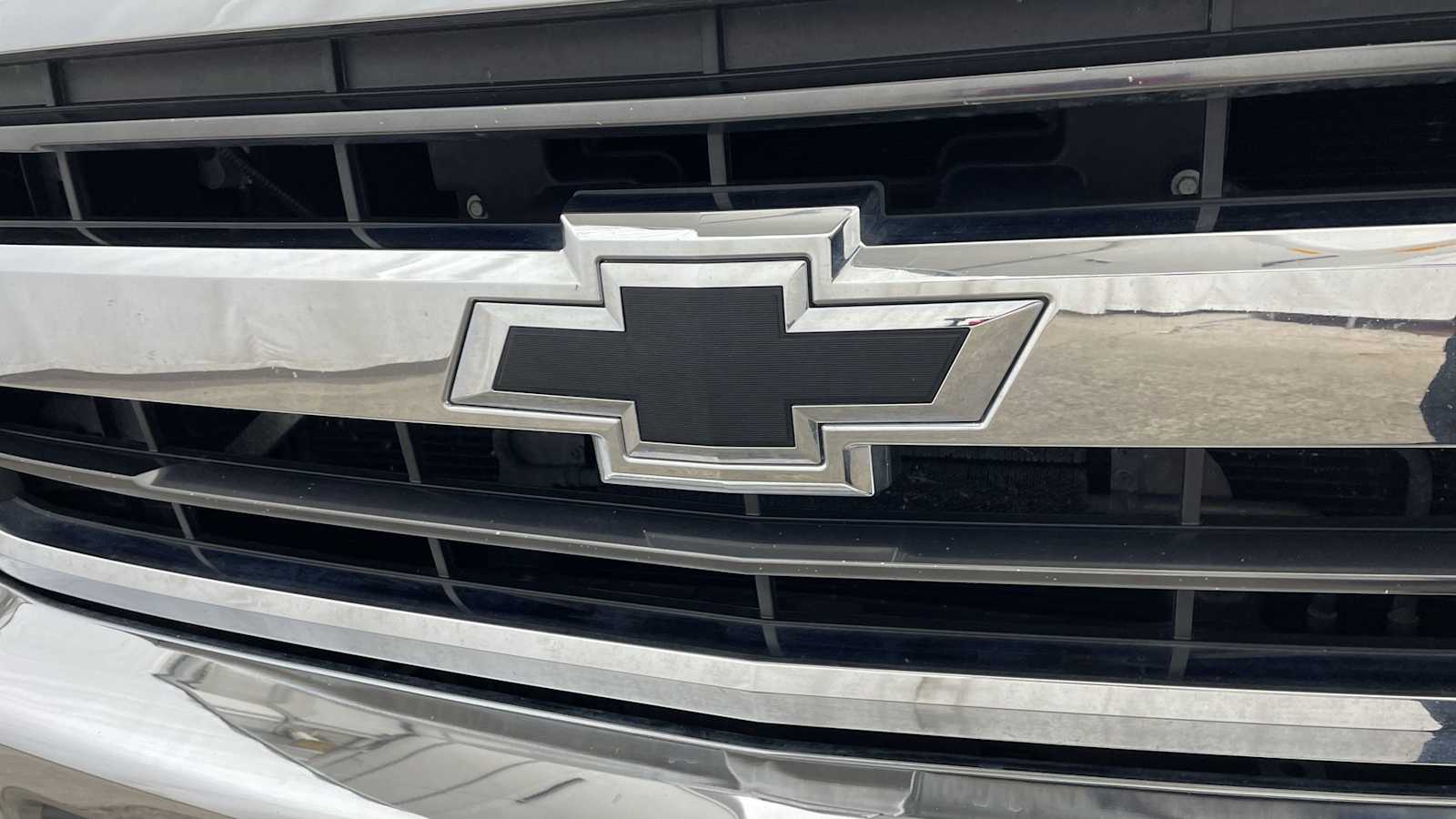 Thumbnail: 2018 Chevrolet Silverado 3500 - 38