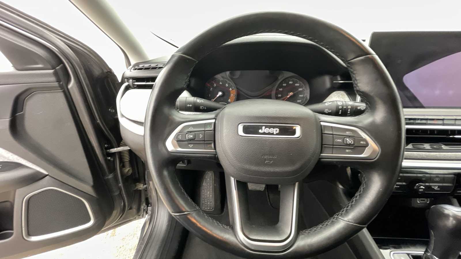 Thumbnail: 2022 Jeep Compass - 11