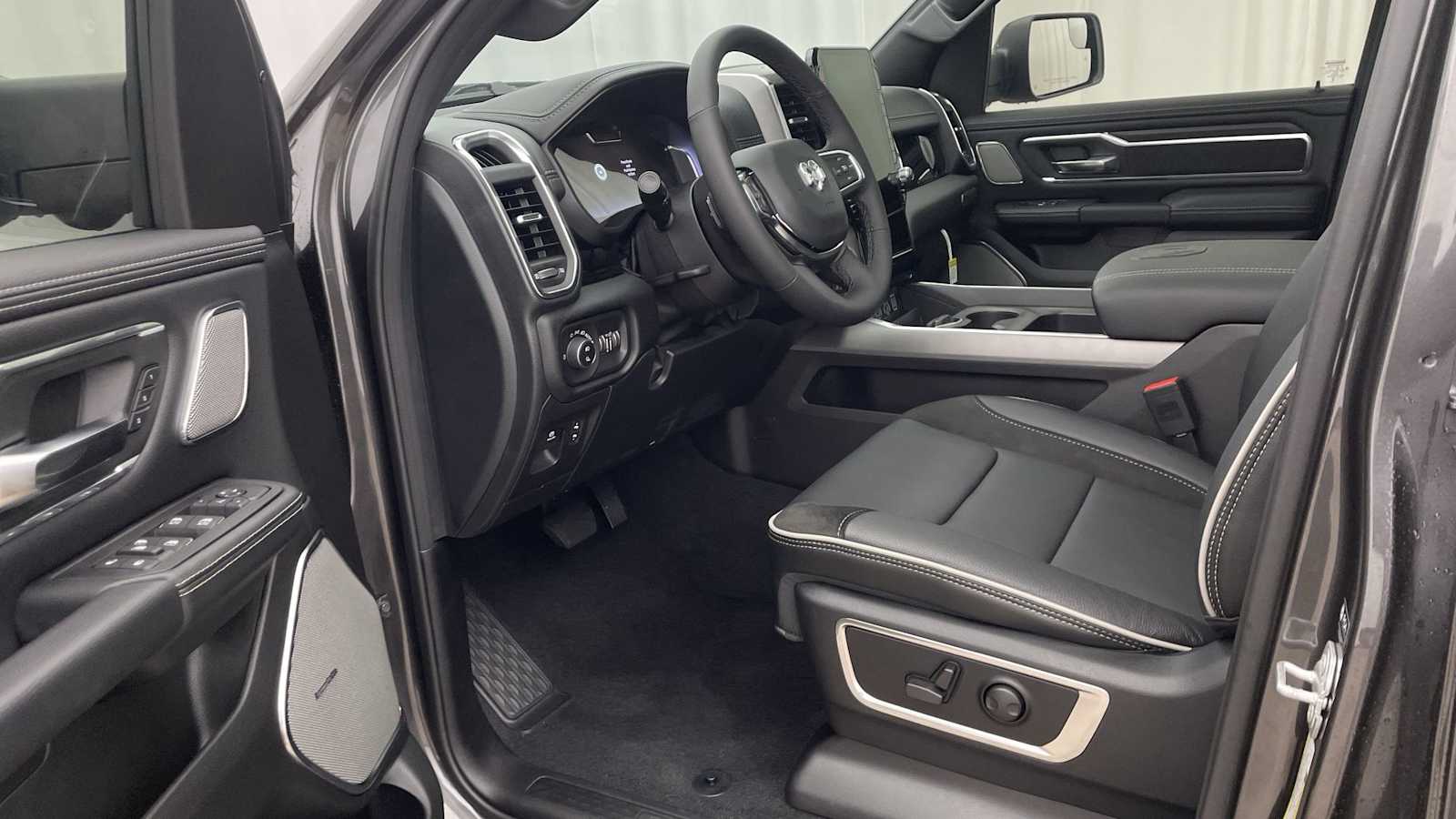 Thumbnail: 2026 RAM 1500 - 2