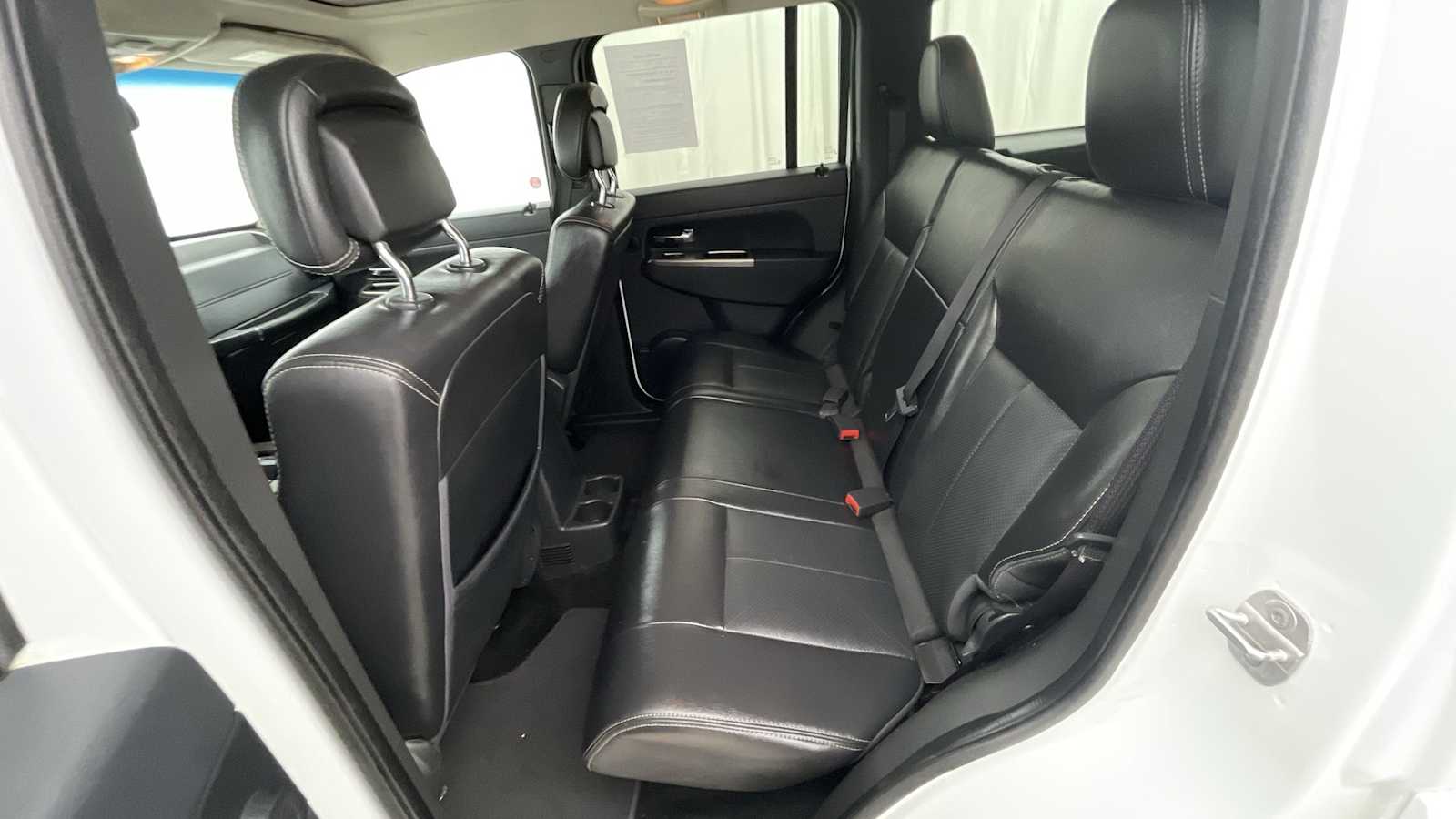 Thumbnail: 2012 Jeep Liberty - 9