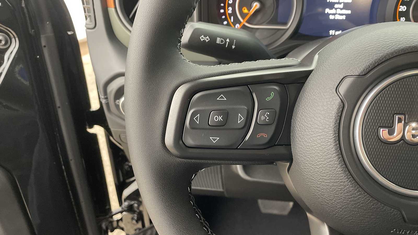 Thumbnail: 2025 Jeep Gladiator - 13