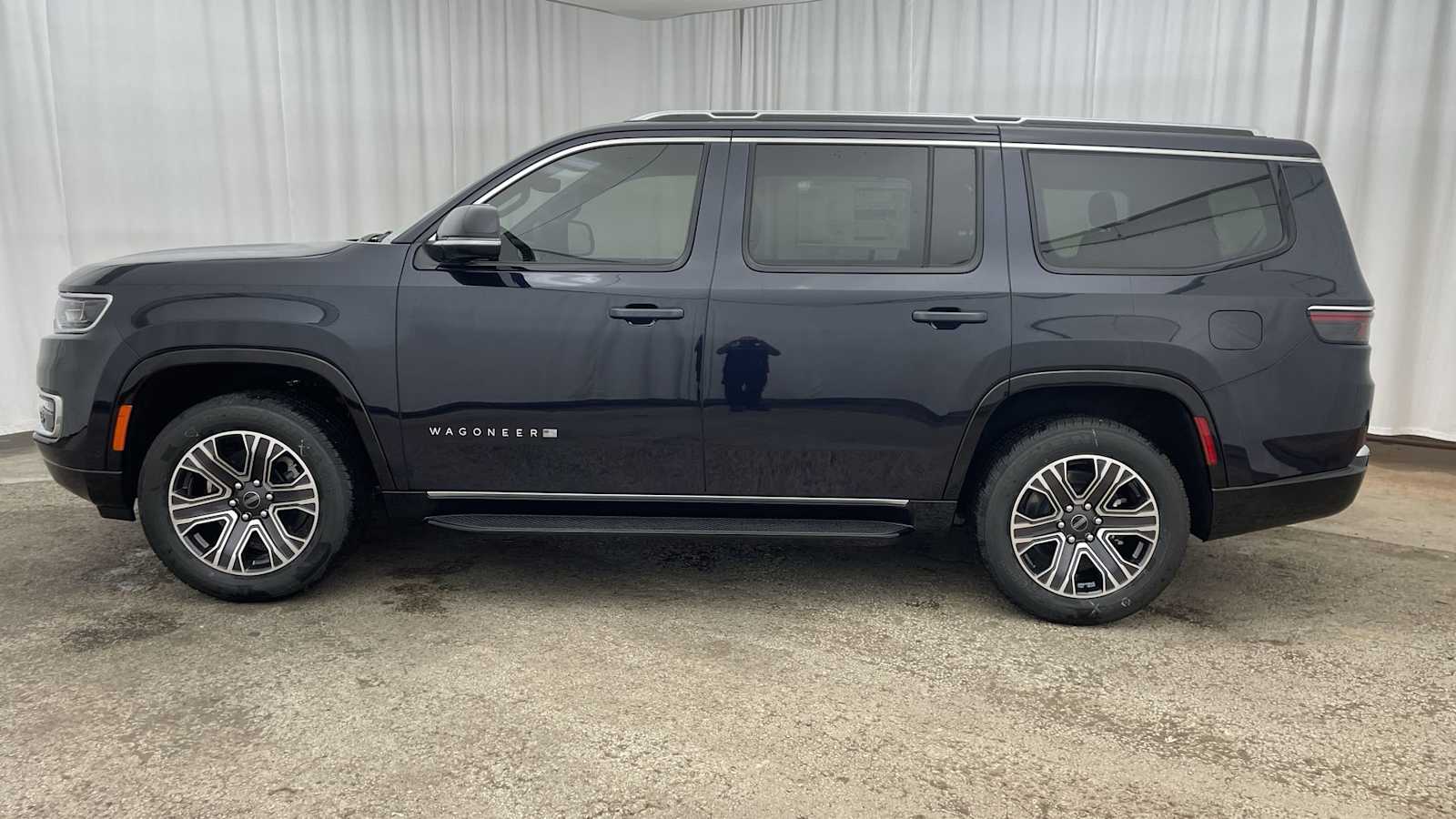 Thumbnail: 2025 Jeep Wagoneer - 32