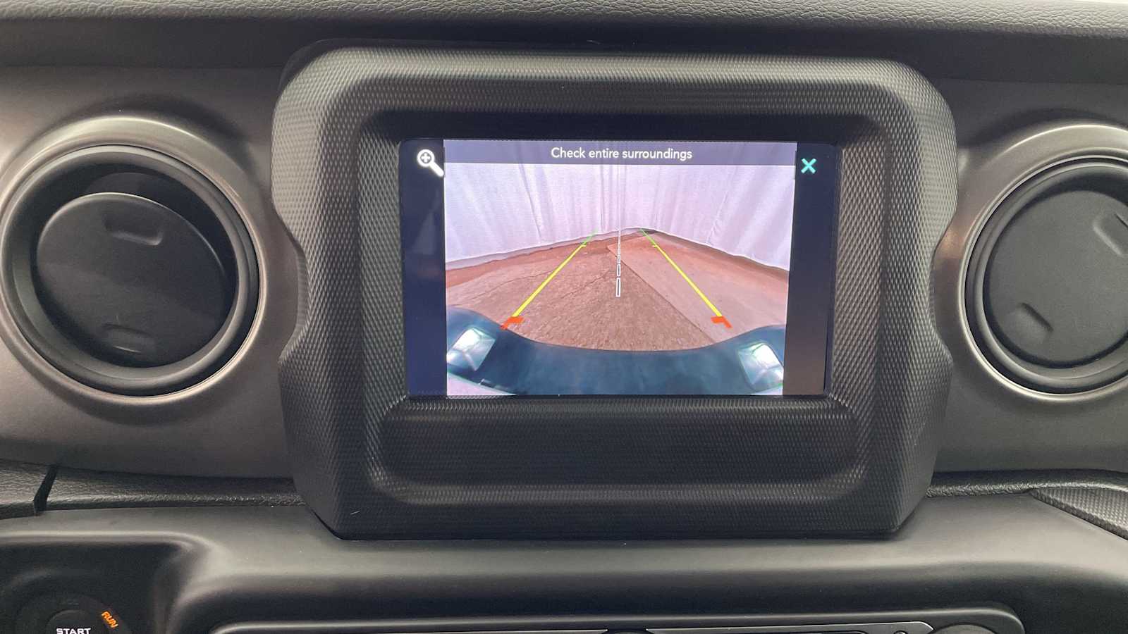 Thumbnail: 2023 Jeep Gladiator - 4