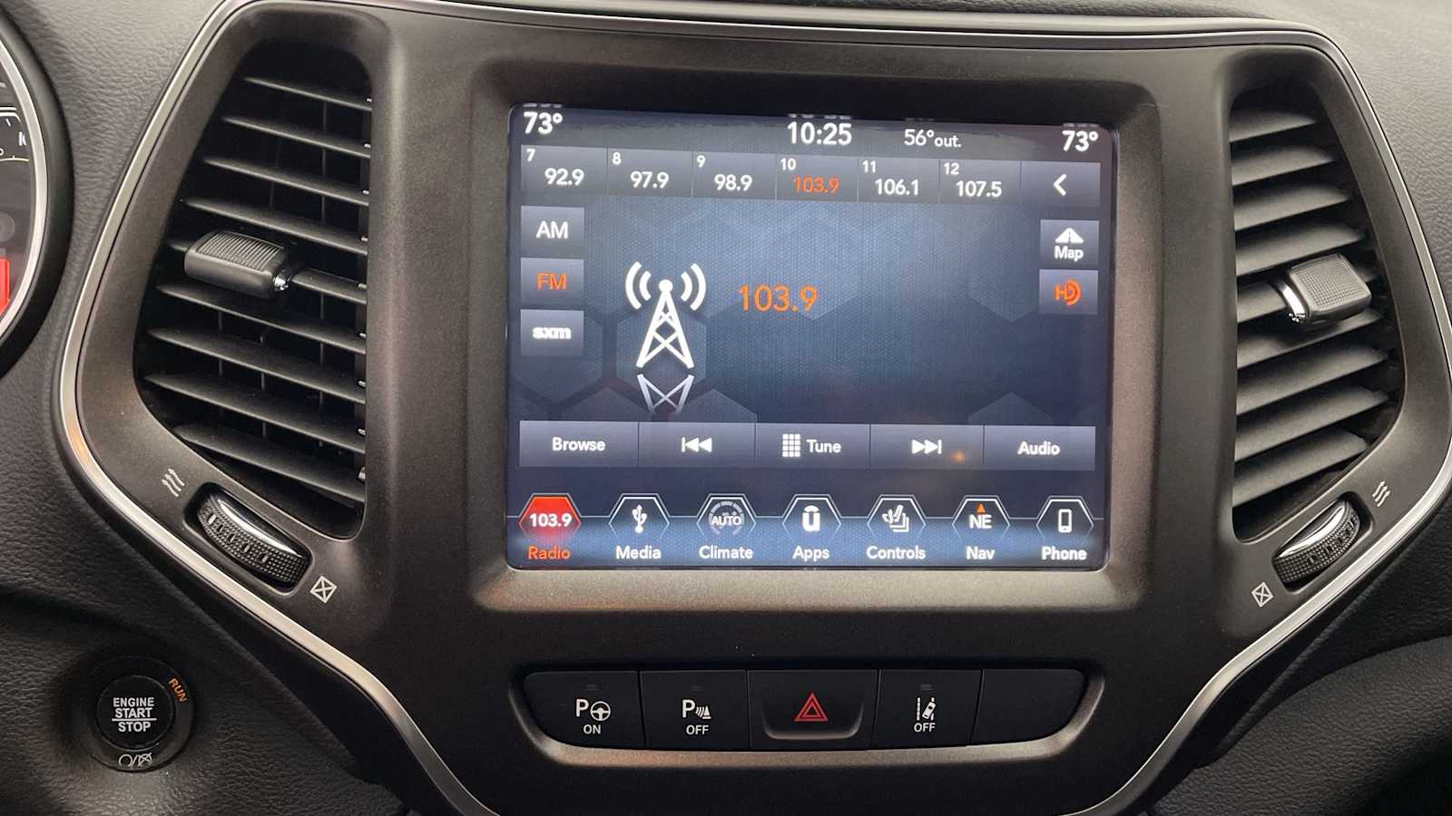 Thumbnail: 2019 Jeep Cherokee - 20