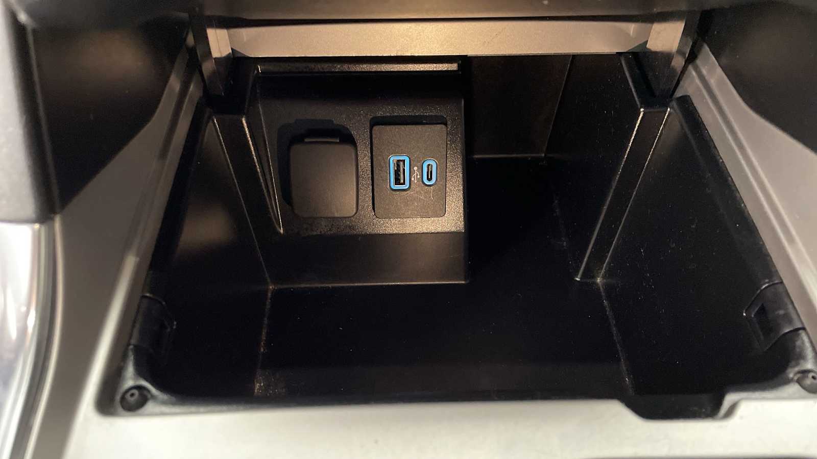 Thumbnail: 2022 Ford Explorer - 19