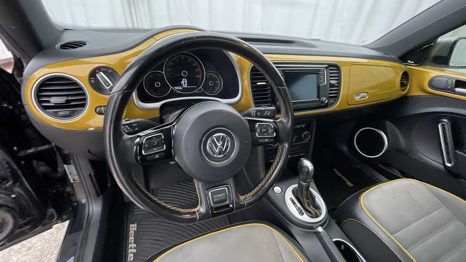 Thumbnail: 2016 Volkswagen Beetle - 3