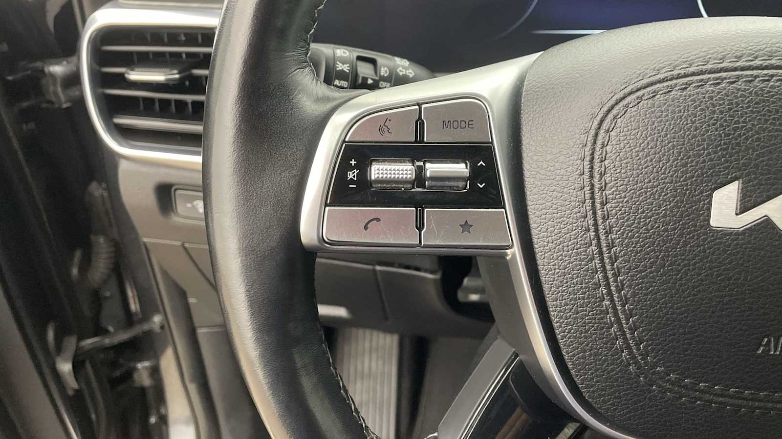 Thumbnail: 2023 Kia Telluride - 16