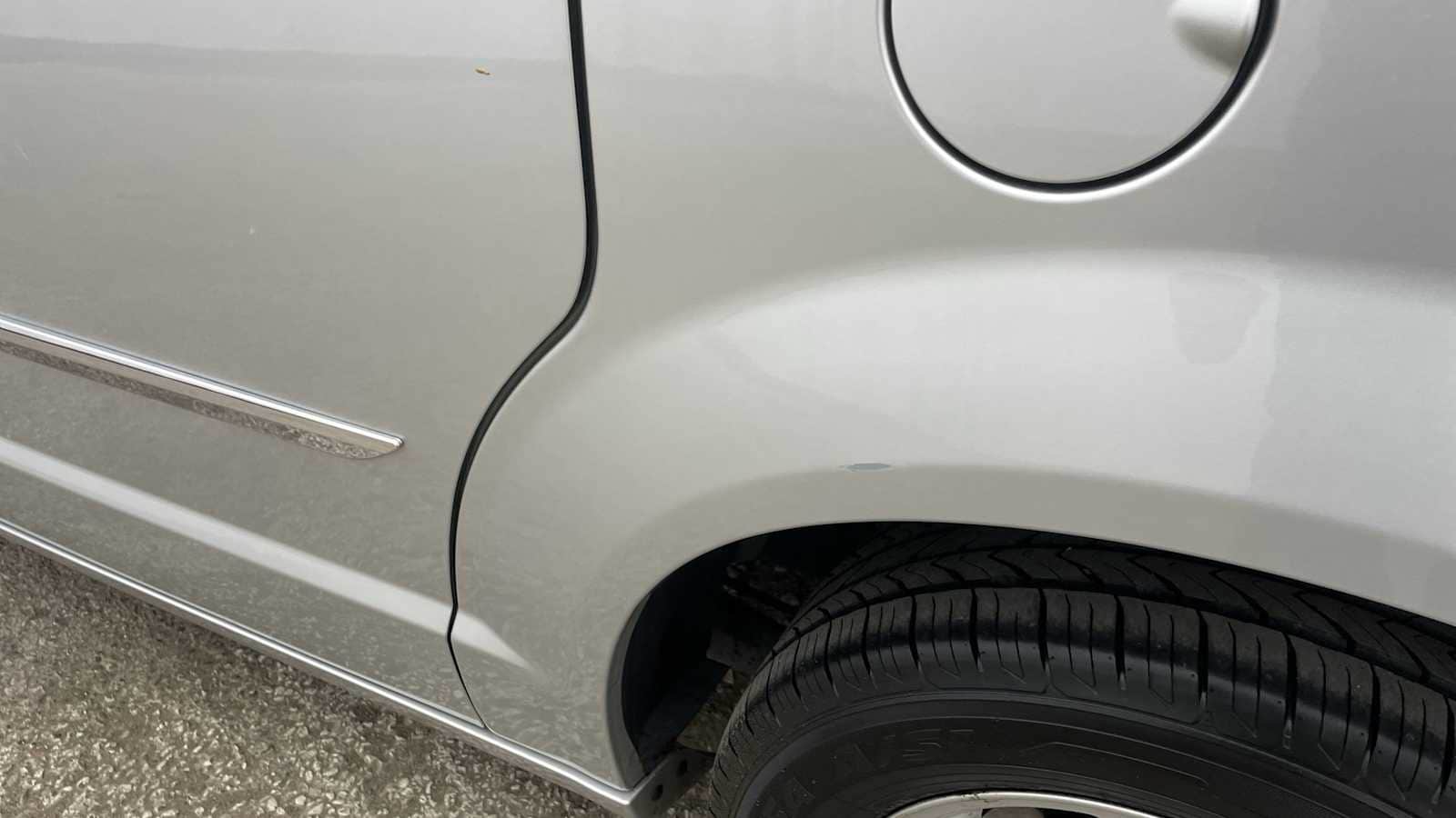 Thumbnail: 2011 Chrysler Town & Country - 40