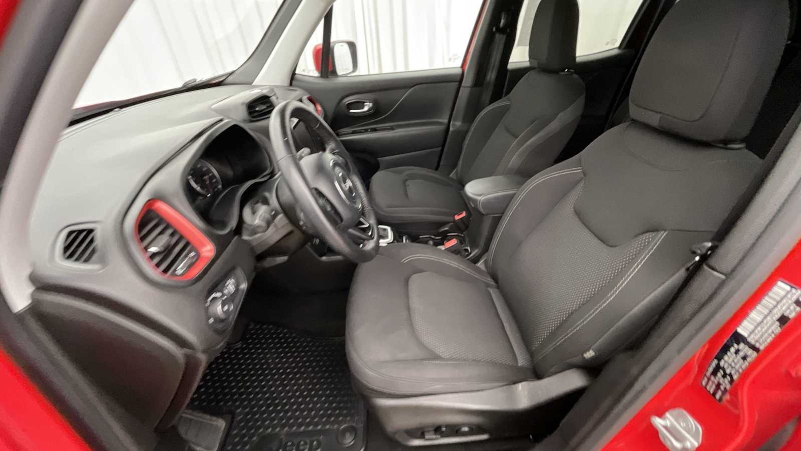 Thumbnail: 2022 Jeep Renegade - 6