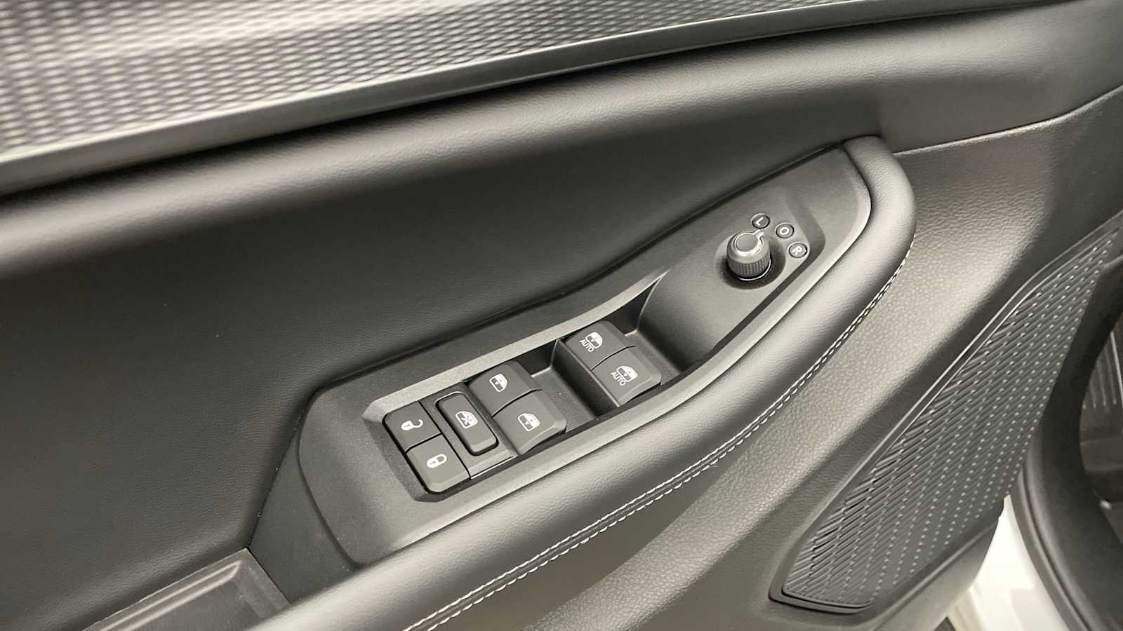 Thumbnail: 2025 Jeep Grand Cherokee - 6