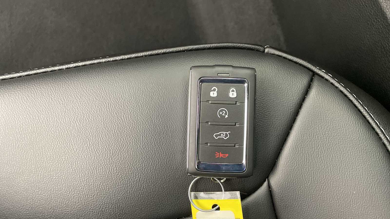 Thumbnail: 2025 Jeep Grand Cherokee - 25