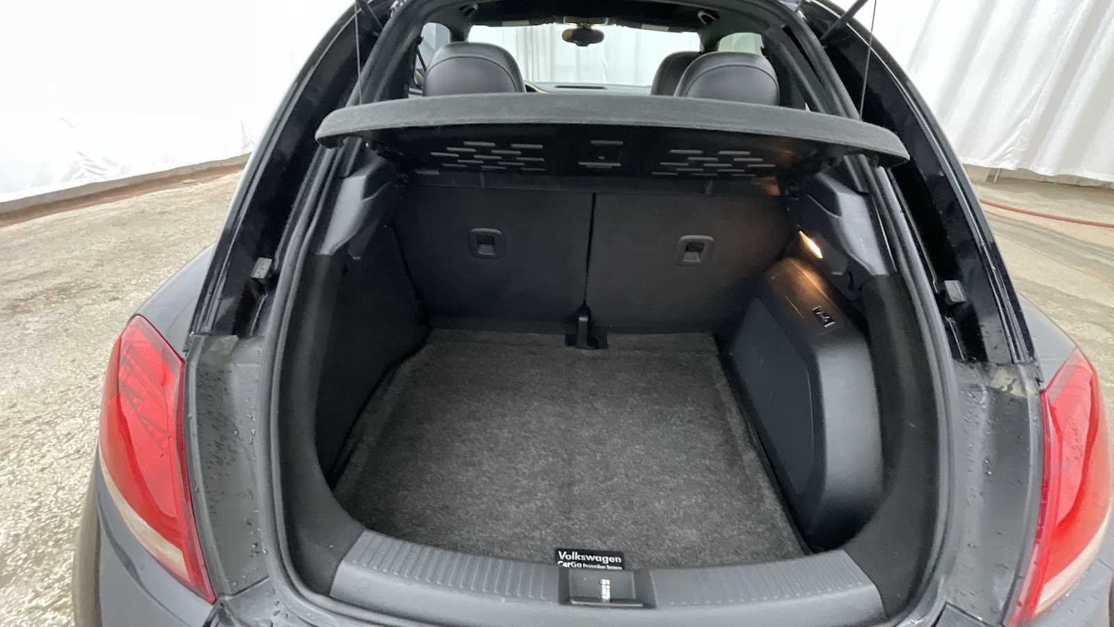 Thumbnail: 2016 Volkswagen Beetle - 26