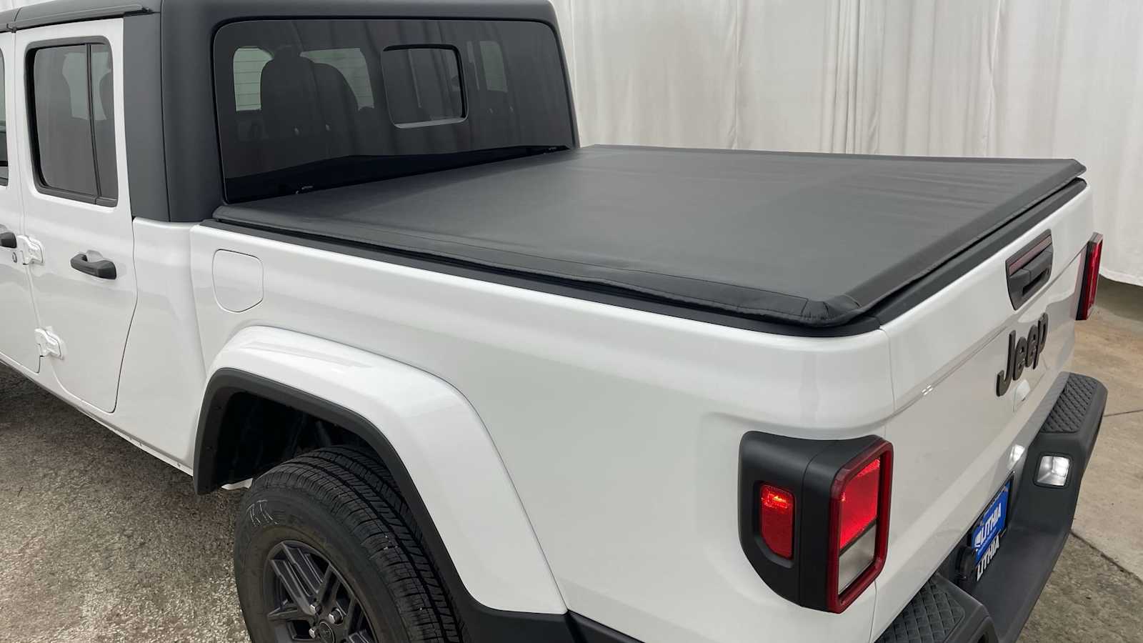 Thumbnail: 2025 Jeep Gladiator - 28