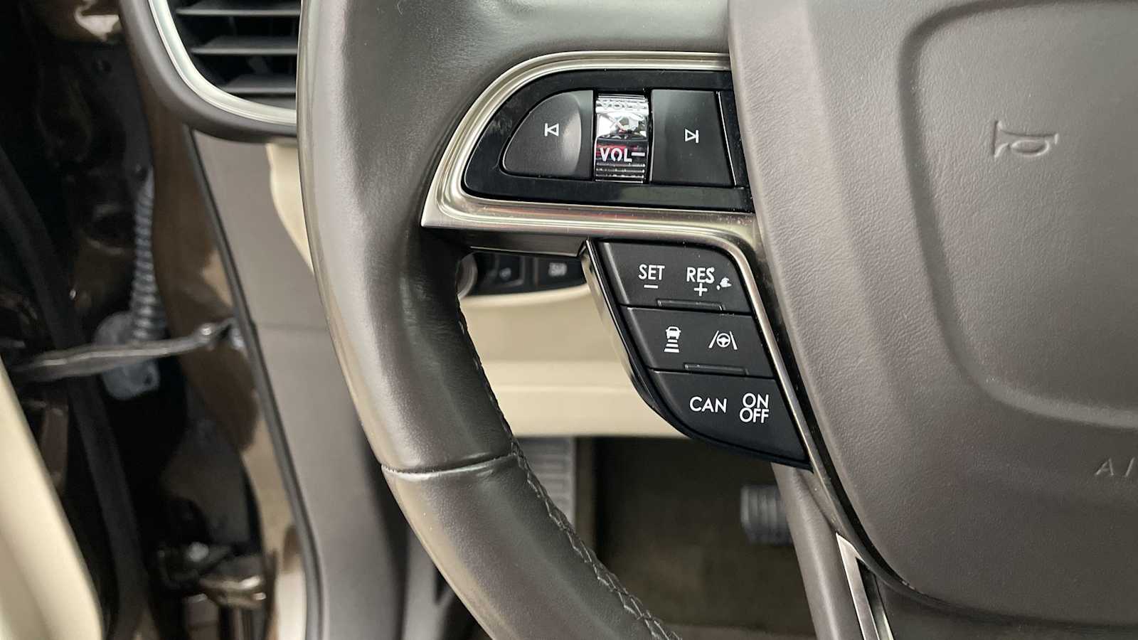 Thumbnail: 2019 Lincoln Nautilus - 15