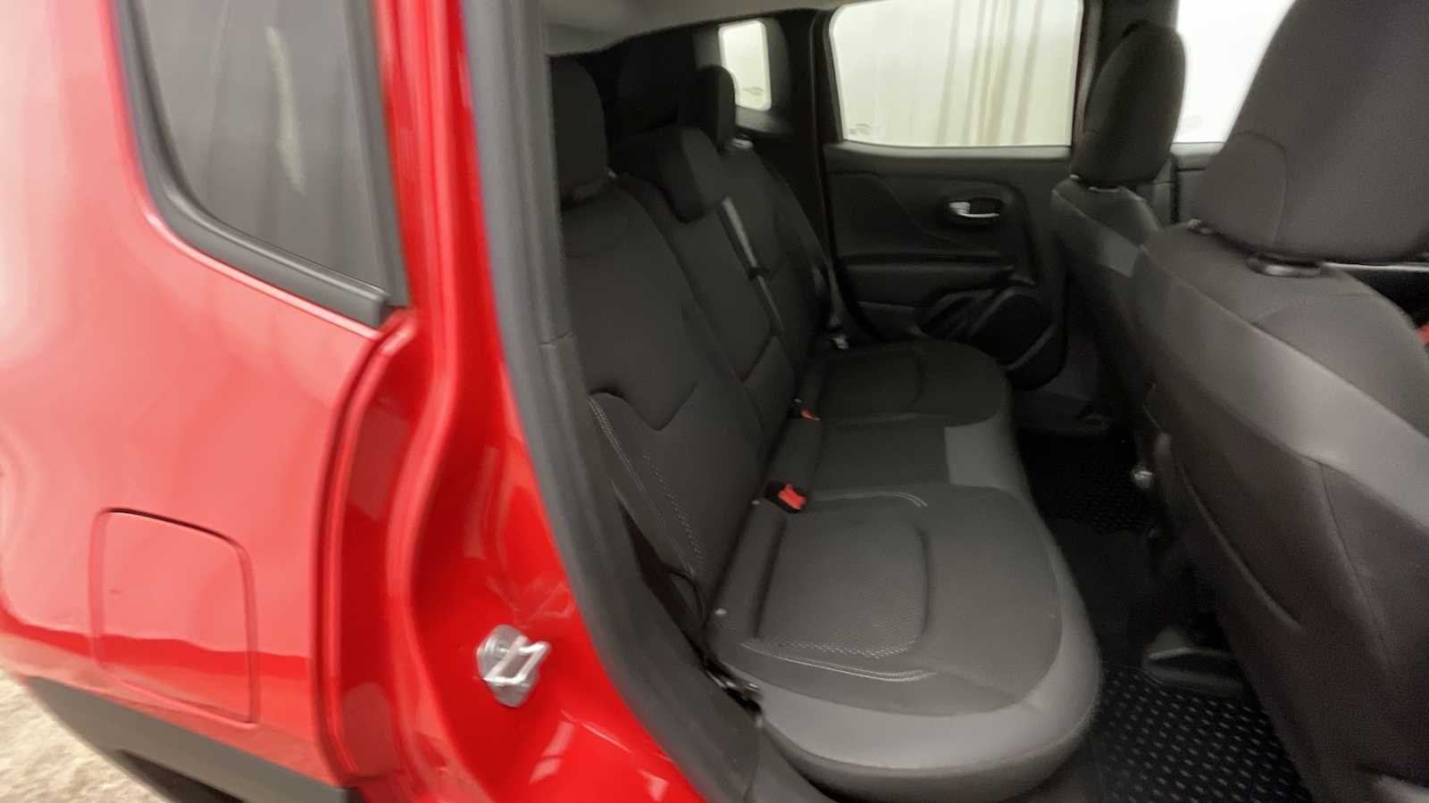 Thumbnail: 2022 Jeep Renegade - 10