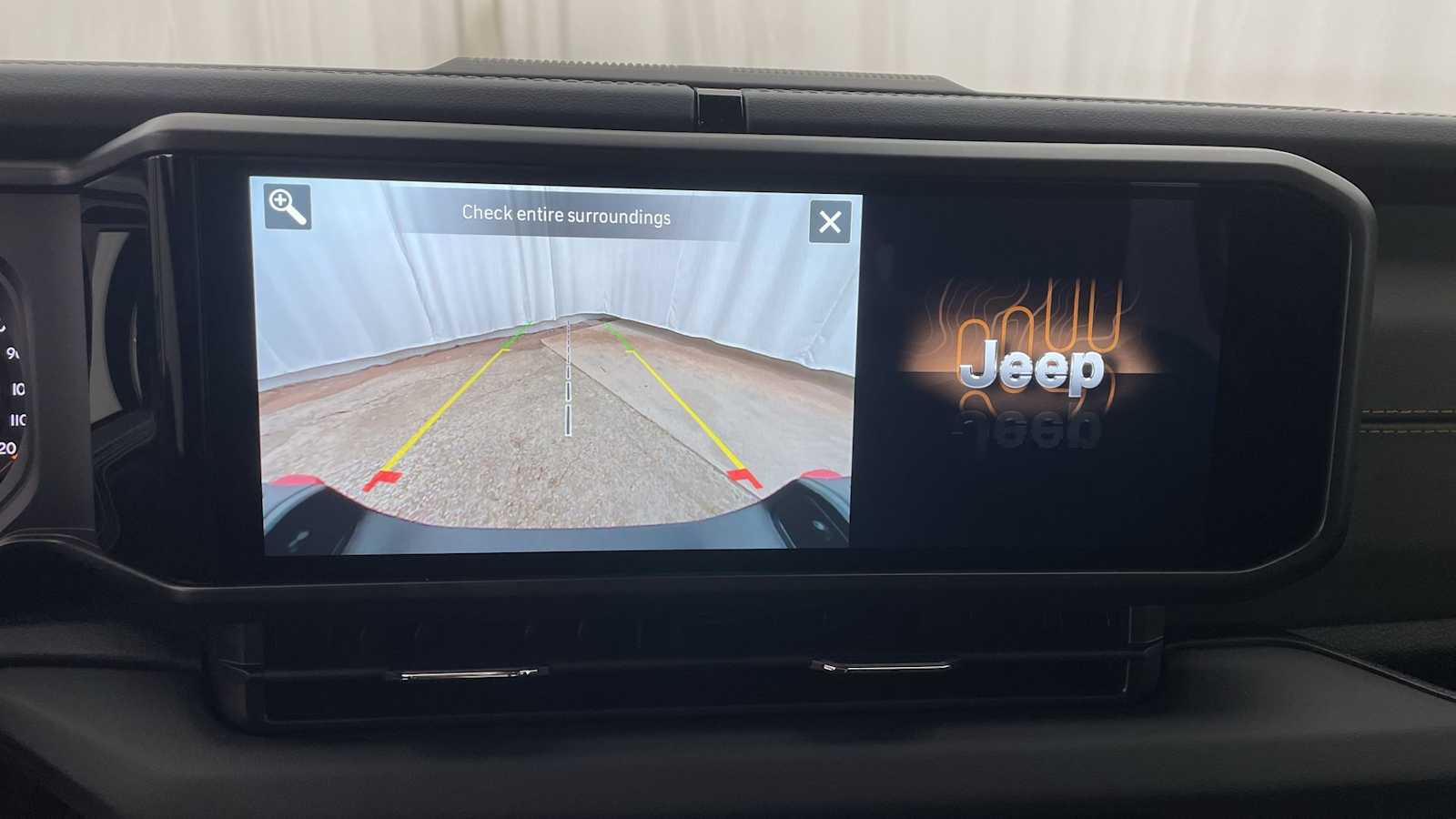 Thumbnail: 2025 Jeep Gladiator - 4