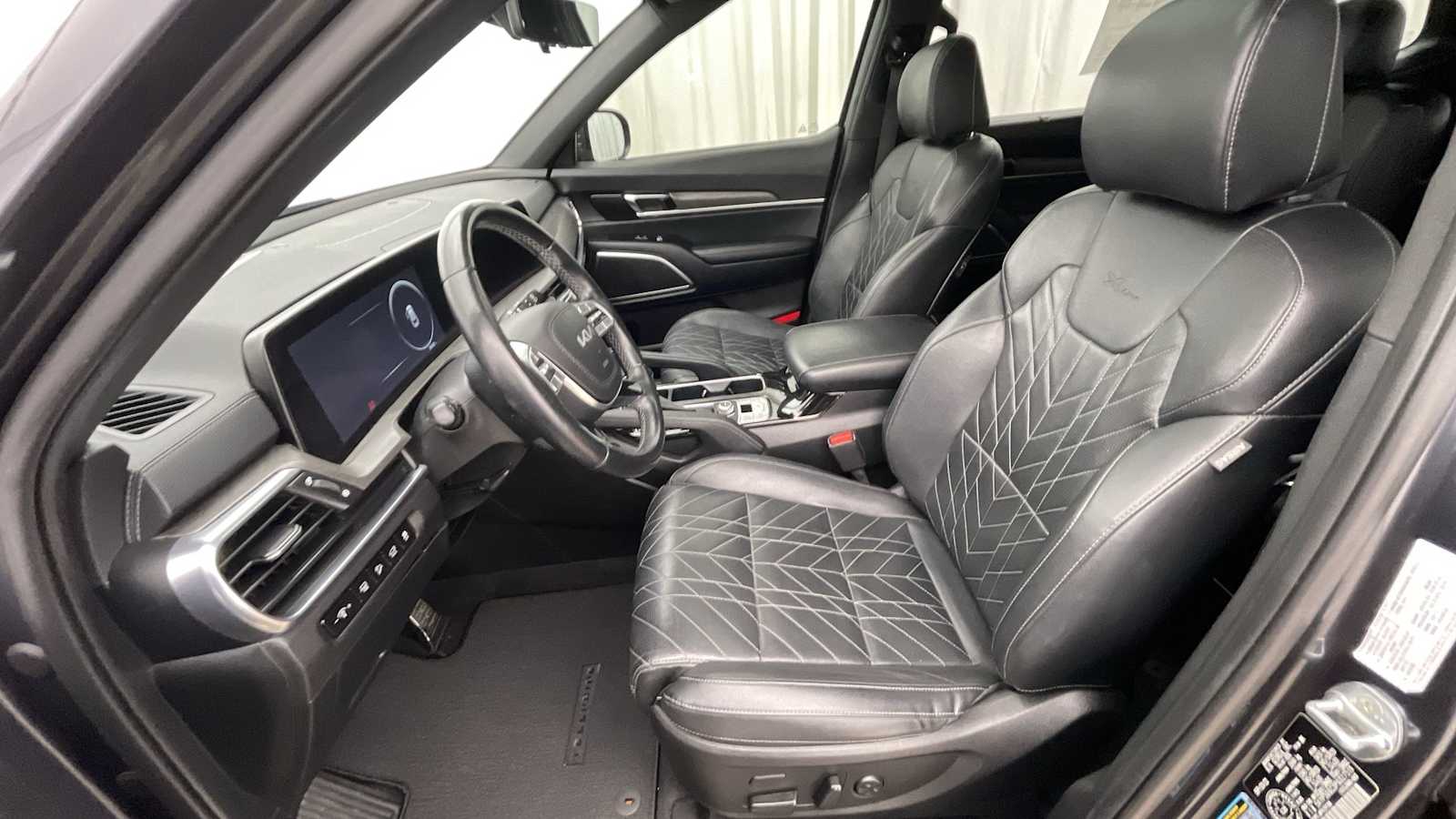 Thumbnail: 2023 Kia Telluride - 6