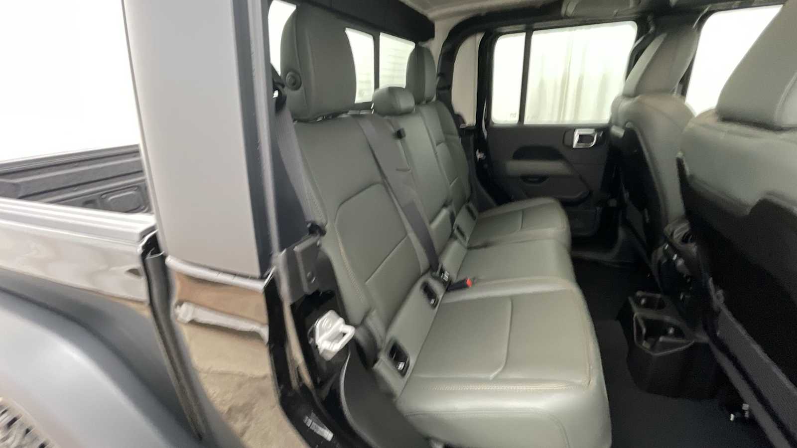 Thumbnail: 2025 Jeep Gladiator - 10