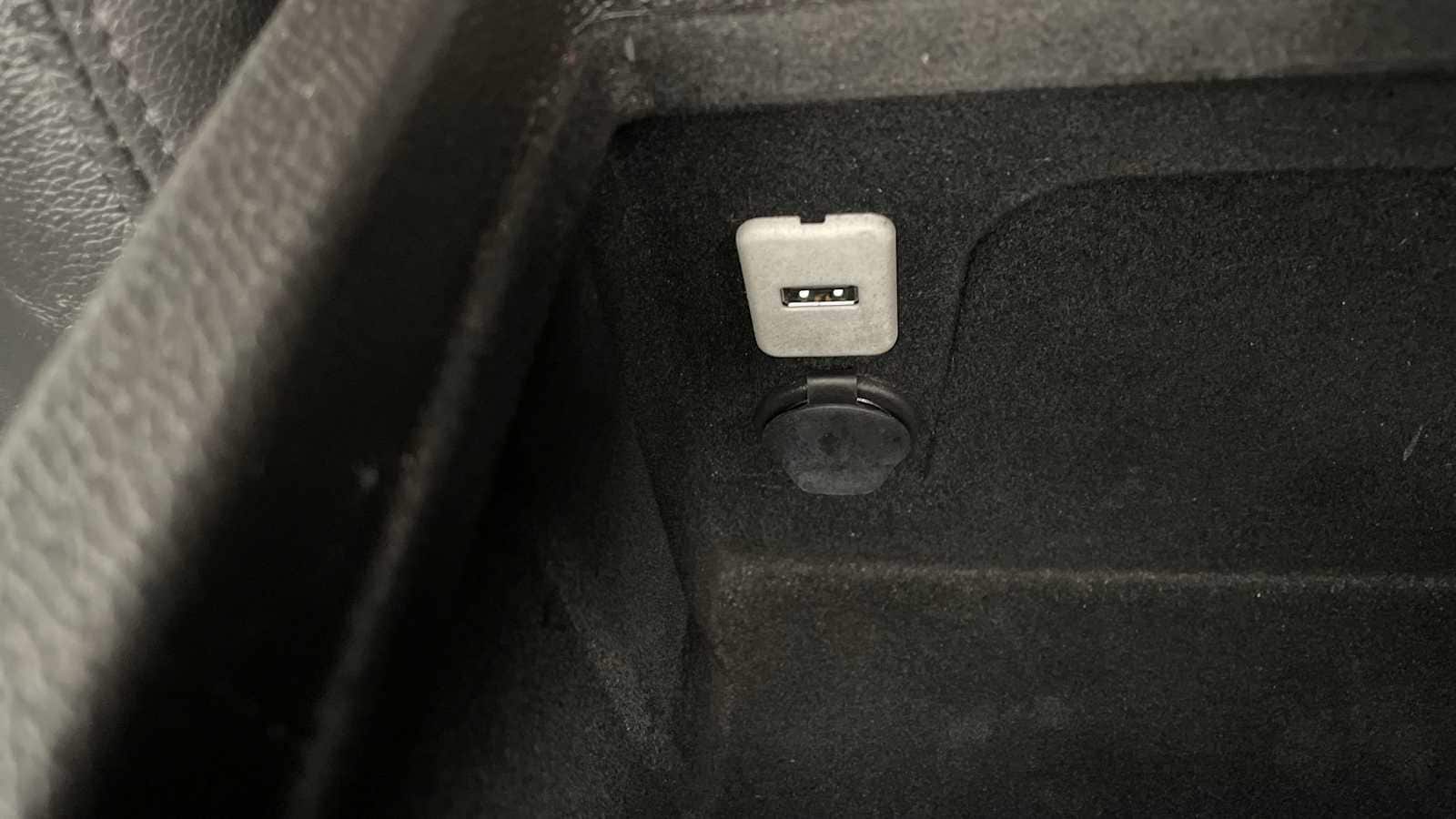 Thumbnail: 2014 Chevrolet Suburban - 19