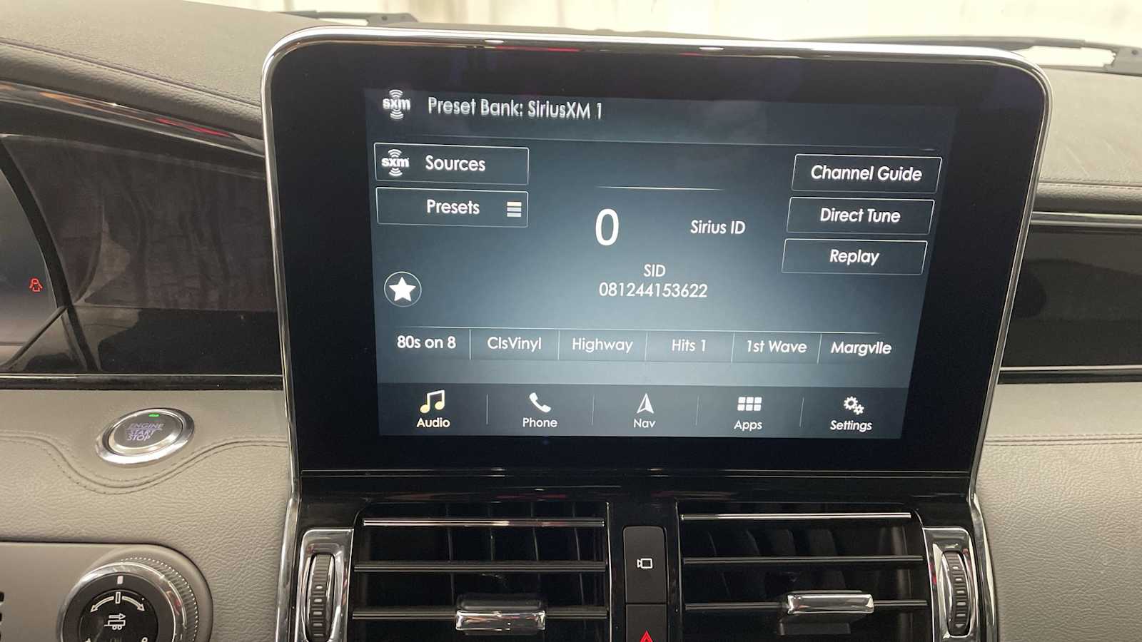 Thumbnail: 2018 Lincoln Navigator L - 21