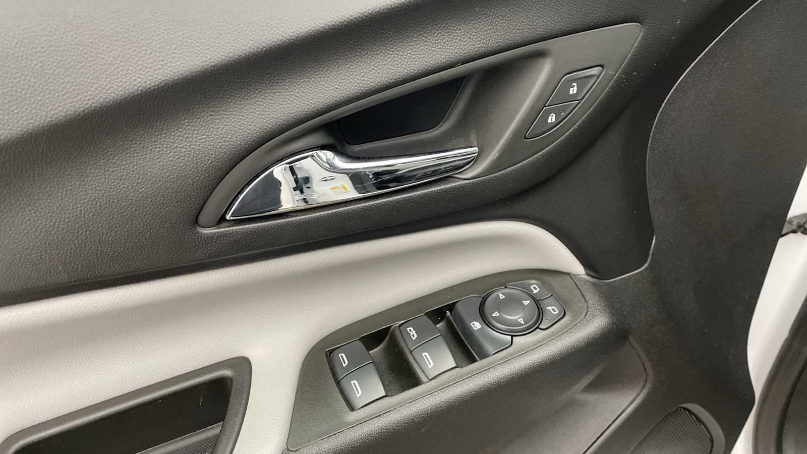 Thumbnail: 2024 Chevrolet Equinox - 6