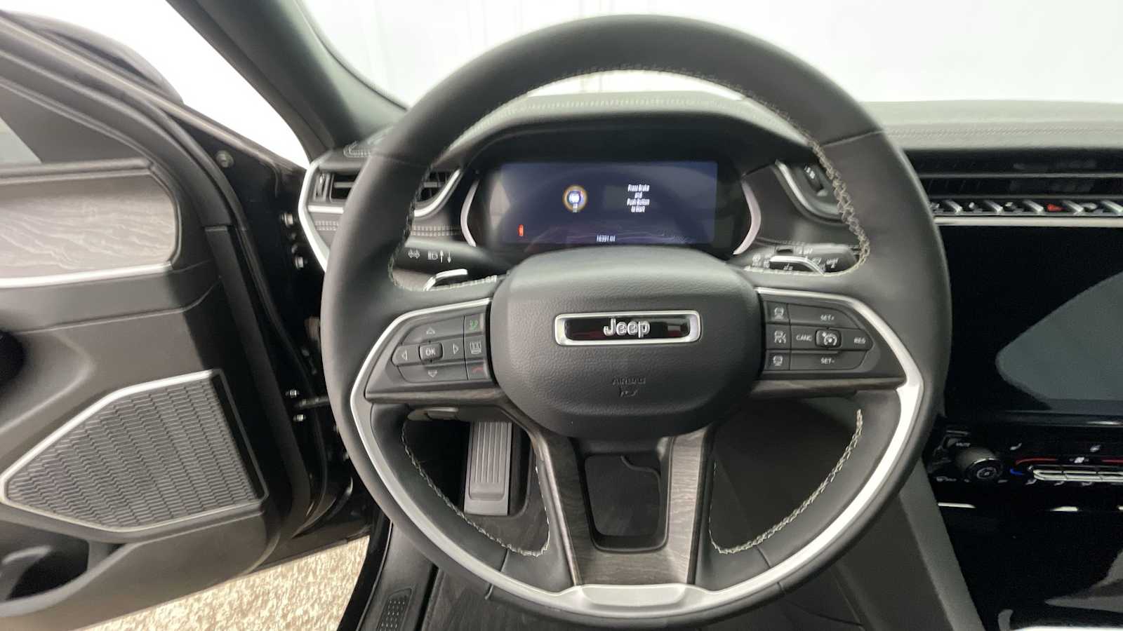 Thumbnail: 2025 Jeep Grand Cherokee - 14