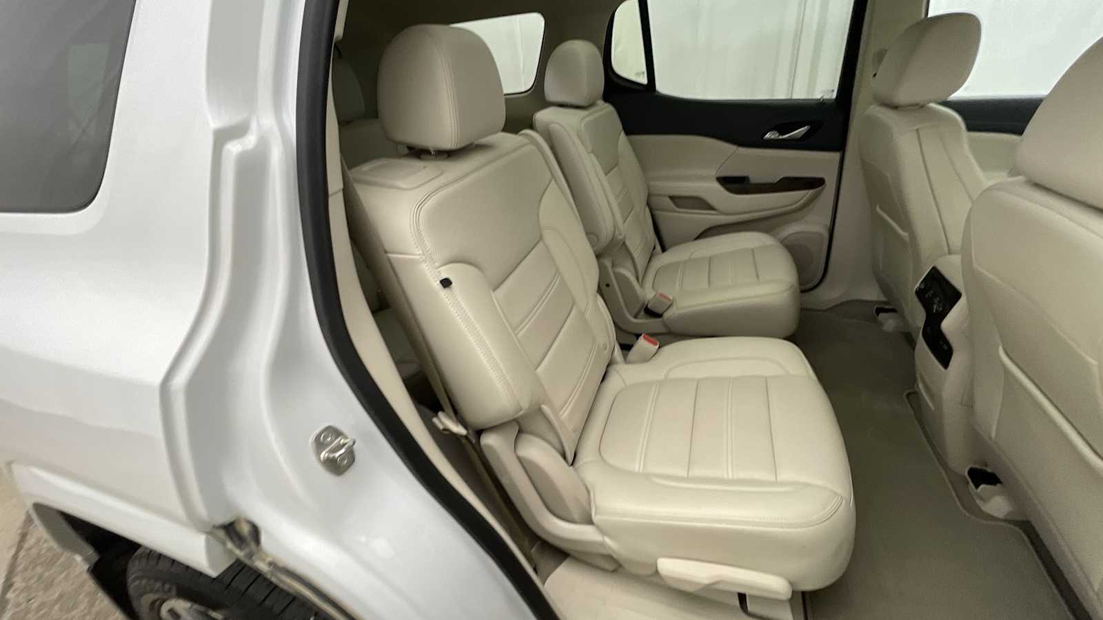 Thumbnail: 2022 GMC Acadia - 11