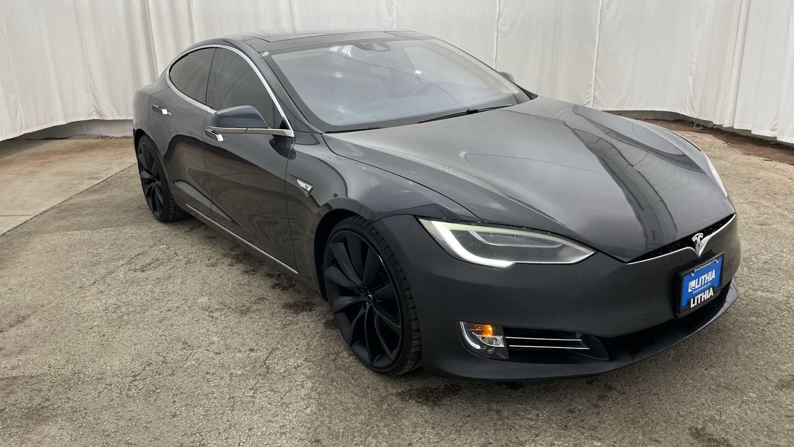 Thumbnail: 2016 Tesla Model S - 32